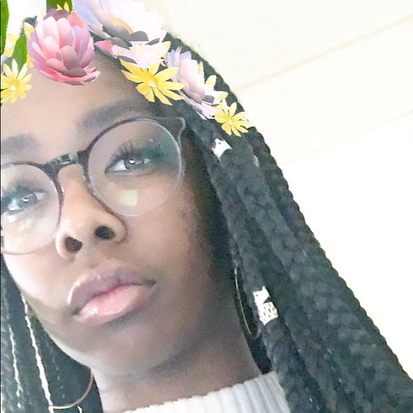 Meet your Posher, Kaya 💕 - Picture 2 of 3